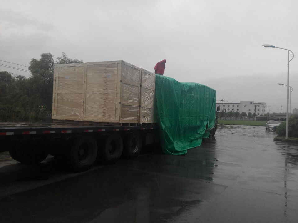 2017年6月北京創(chuàng)聯匯通電氣-雨中發(fā)貨現場,一直以顧客服務為較好